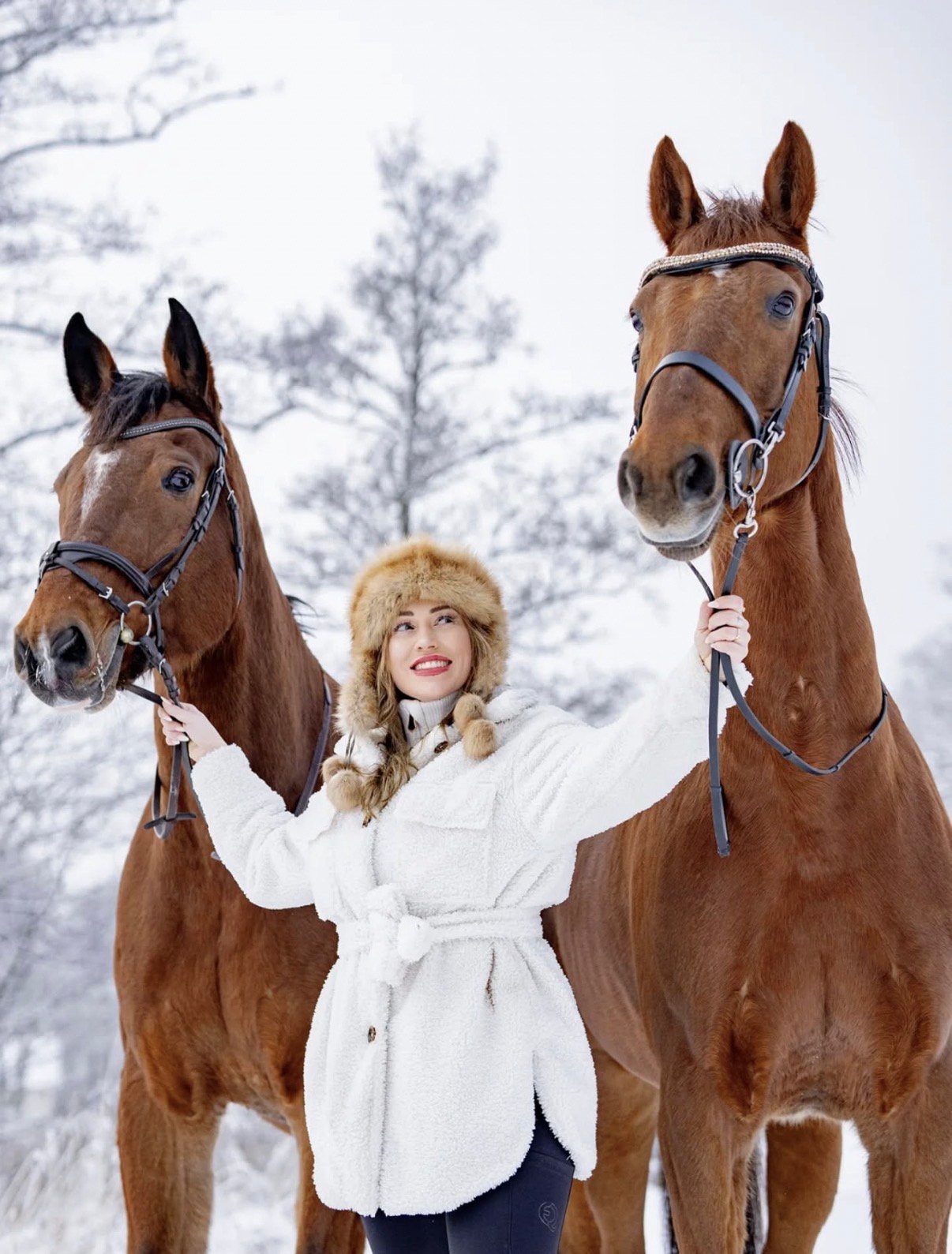 Anriette tillsammans med Messie och Nevada i vinterlandskap